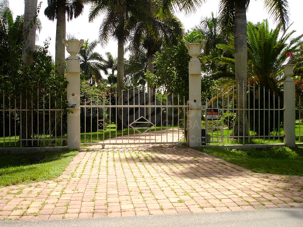 Rural Naples Entrance